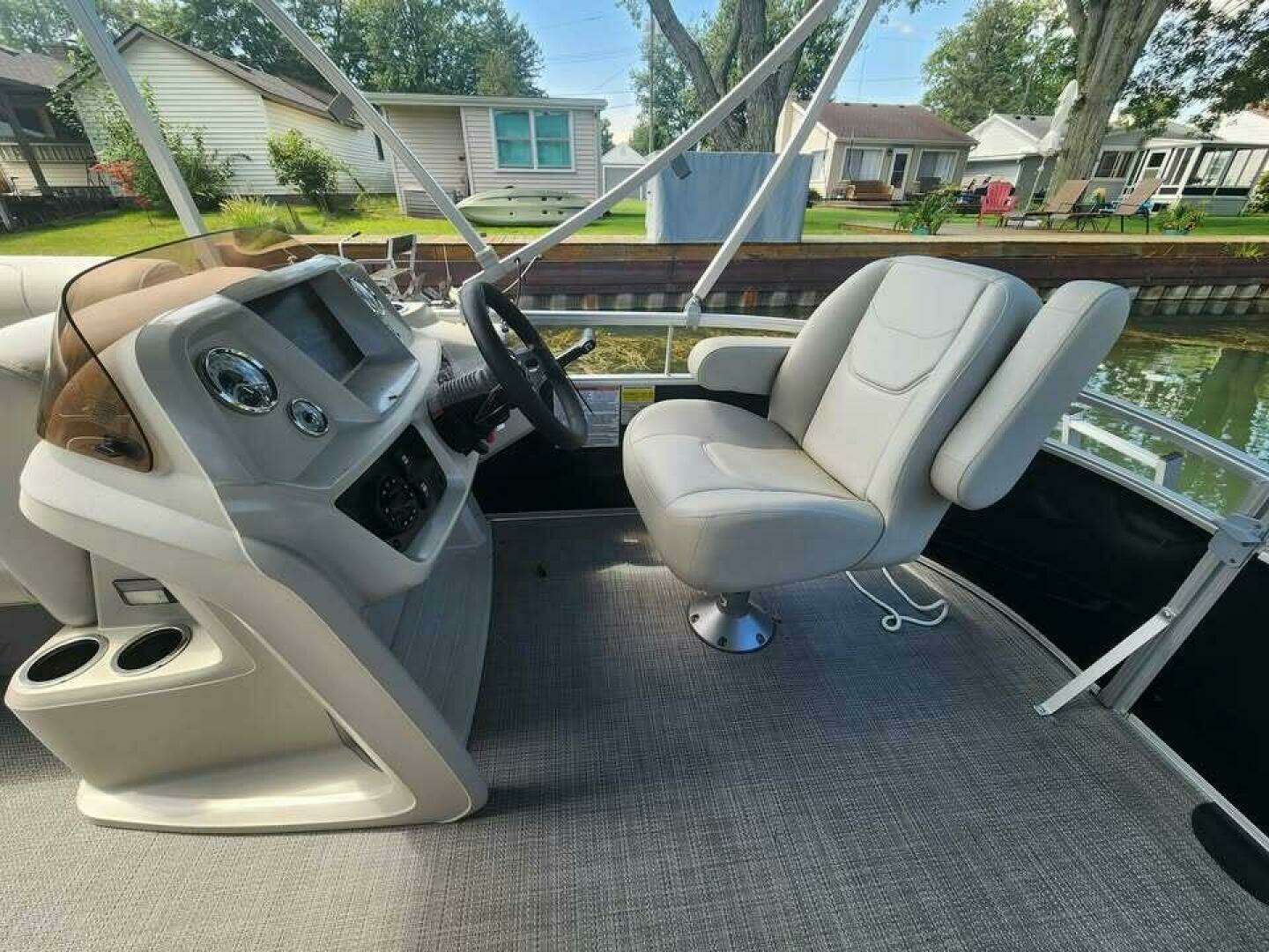 2023 SunChaser Vista 16 - Image 5