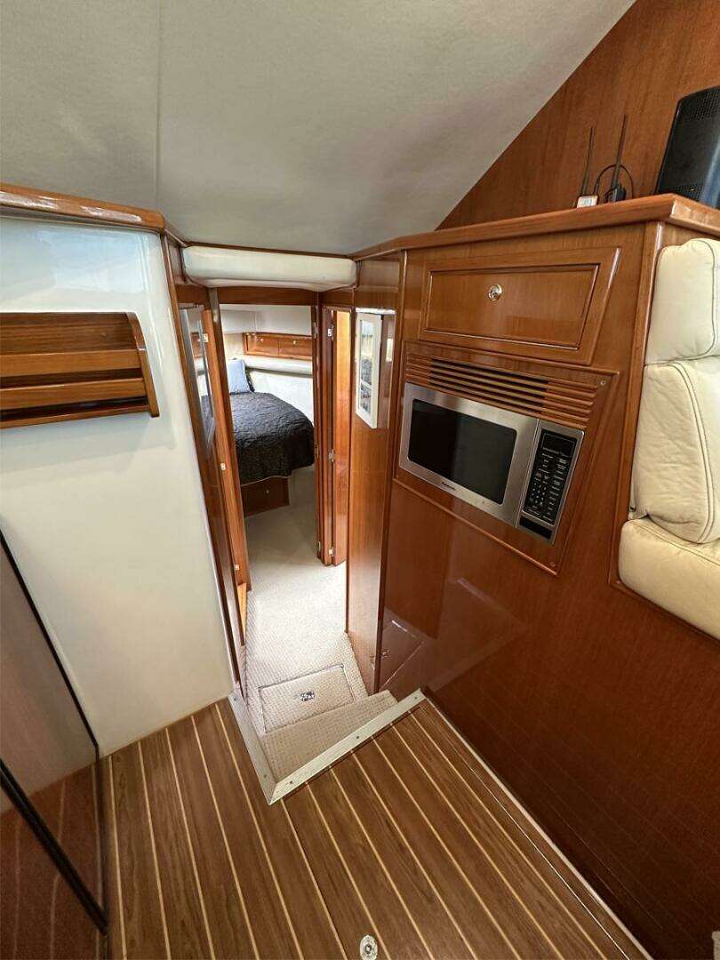 2004 Riviera 40 Sportfish - Image 32