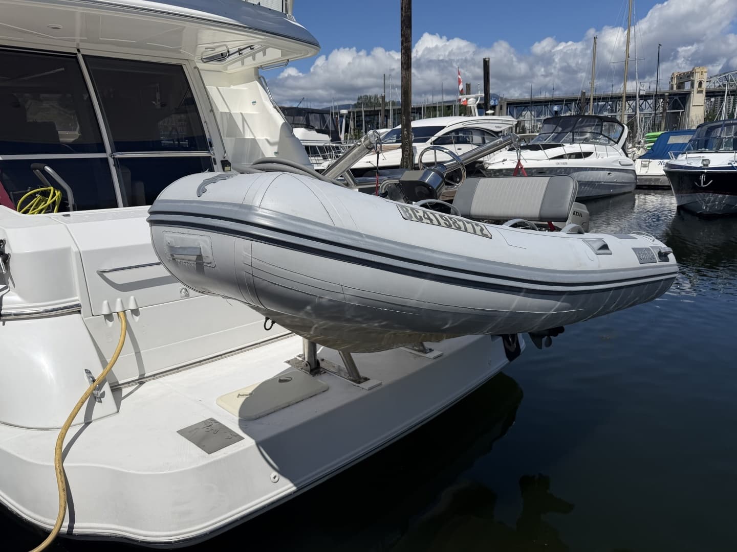 2001 Cruisers Yachts 5000 Pilothouse - Image 33