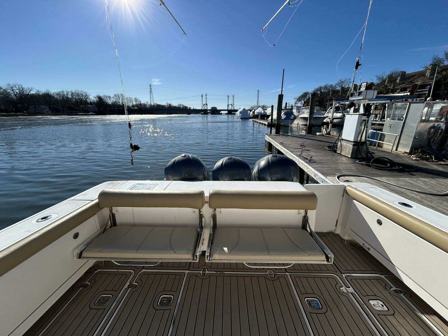 2018 Pursuit OS 385 Offshore - Image 4