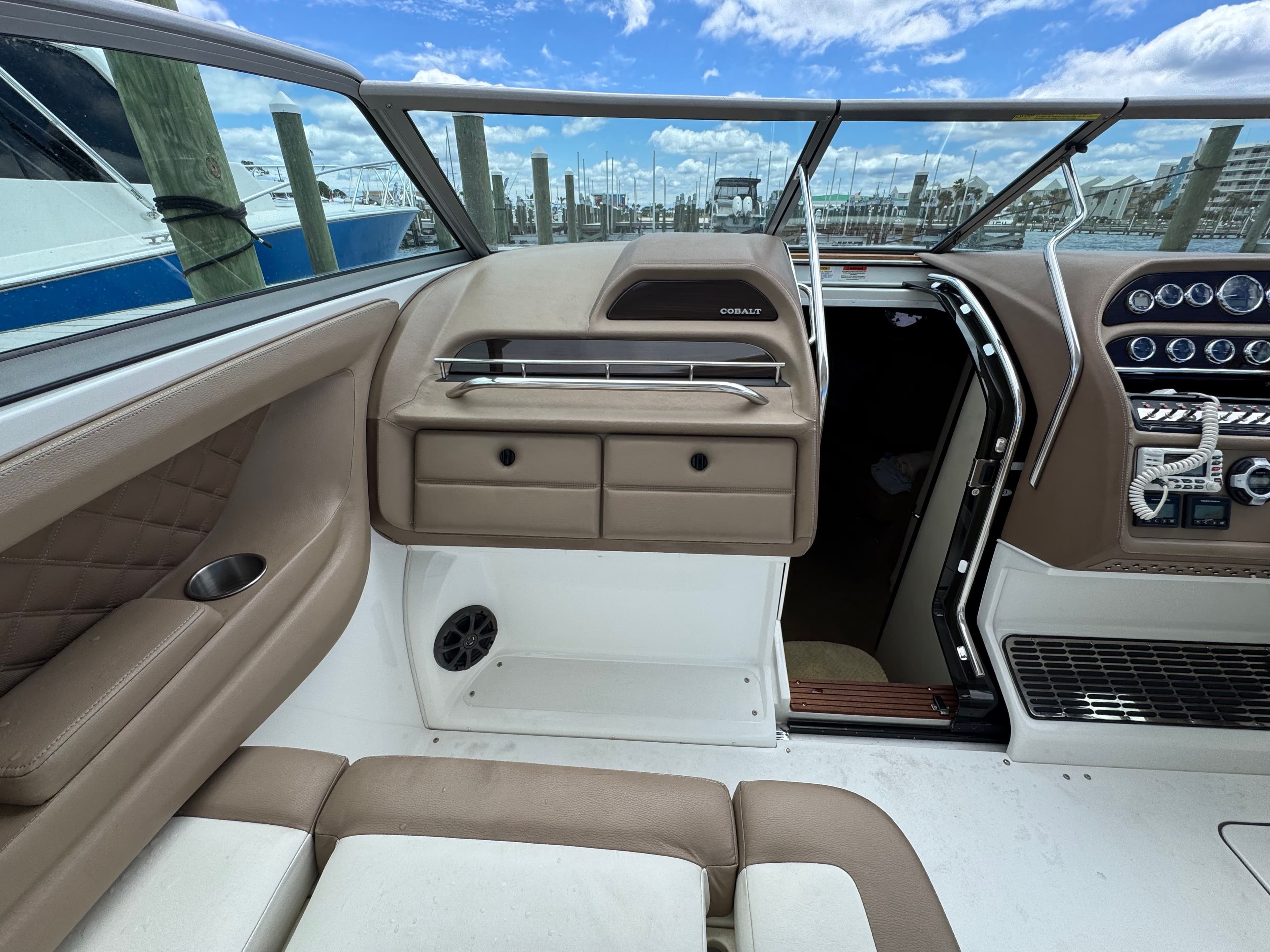 2012 COBALT 323 - Image 13