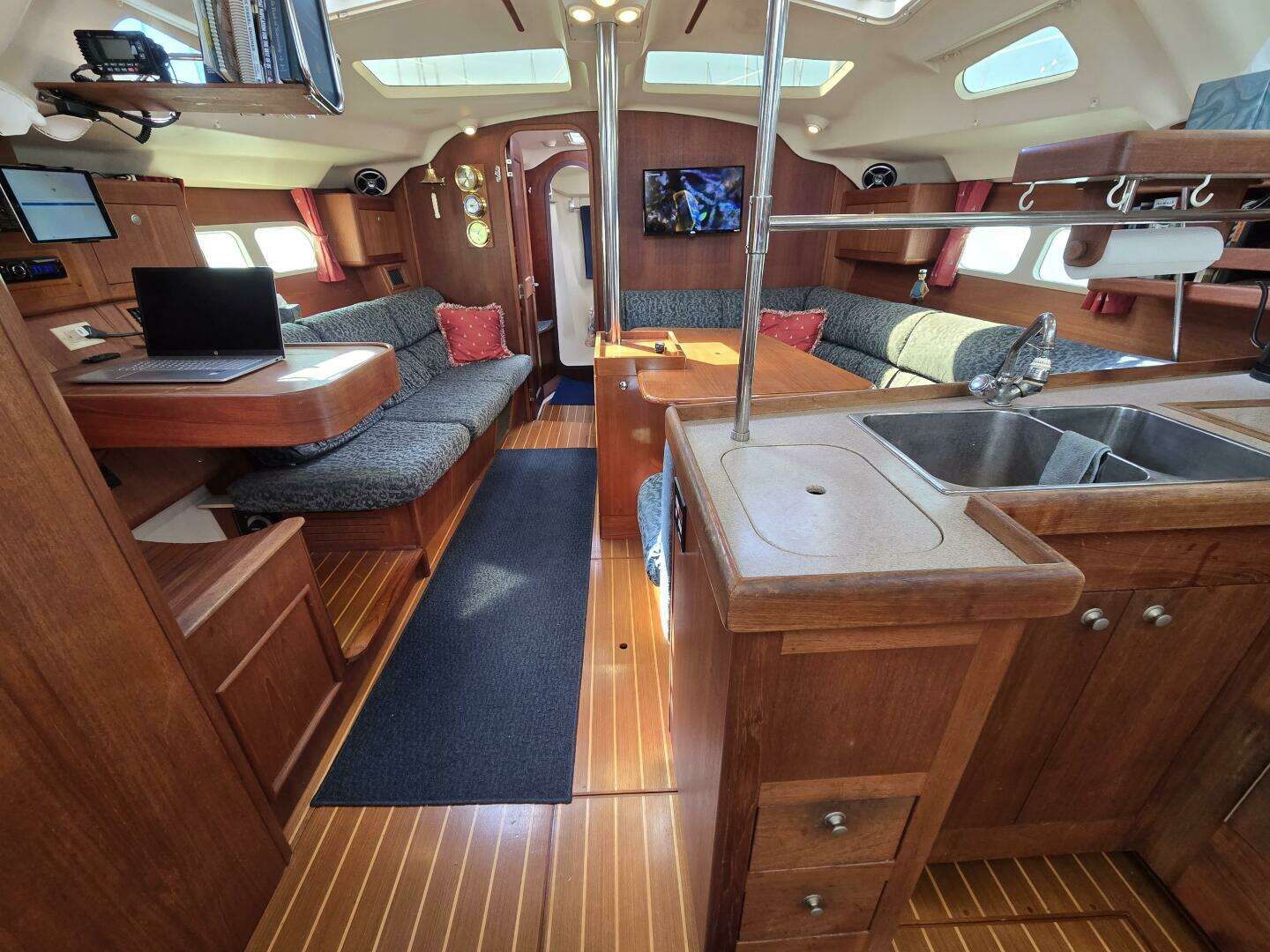 1998 Hunter 410 - Image 28