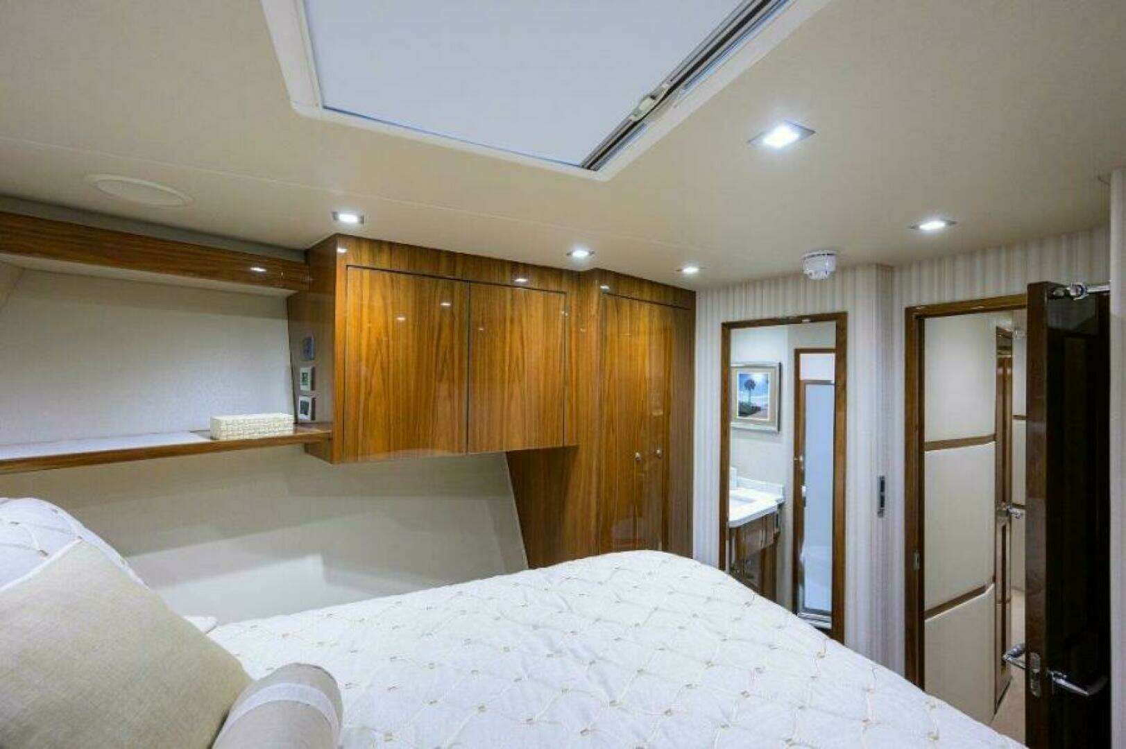 2020 Viking 72 Convertible - Image 19