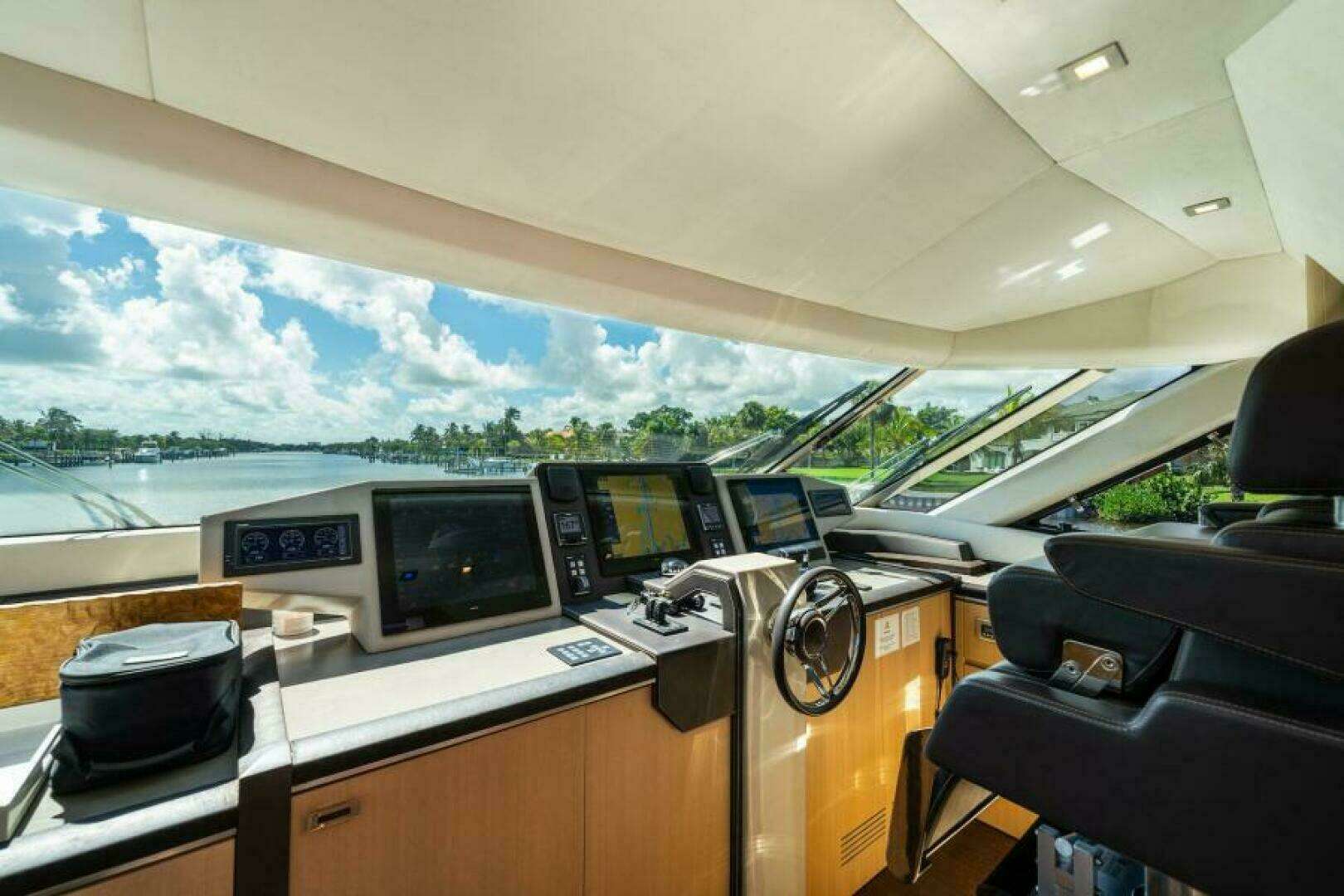 2015 Monte Carlo Yachts MCY86 - Image 52
