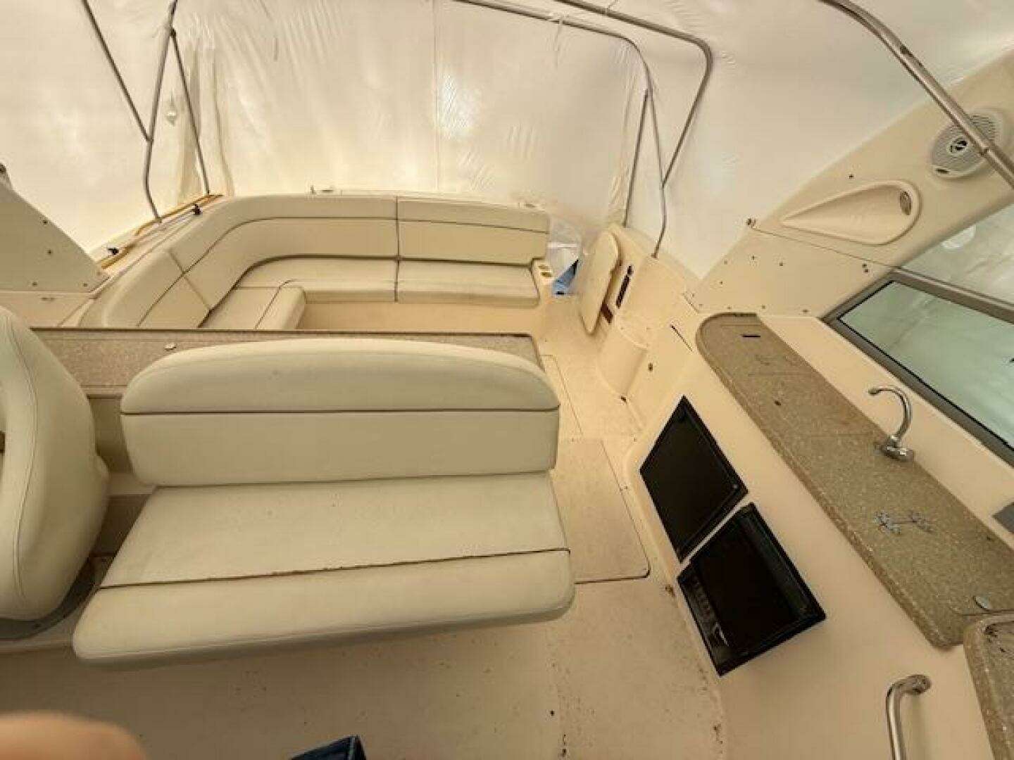 2006 Rinker 410 express diesel - Image 20