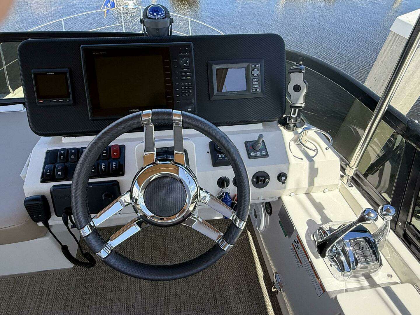 2013 Carver C-34 Command Bridge - Image 23