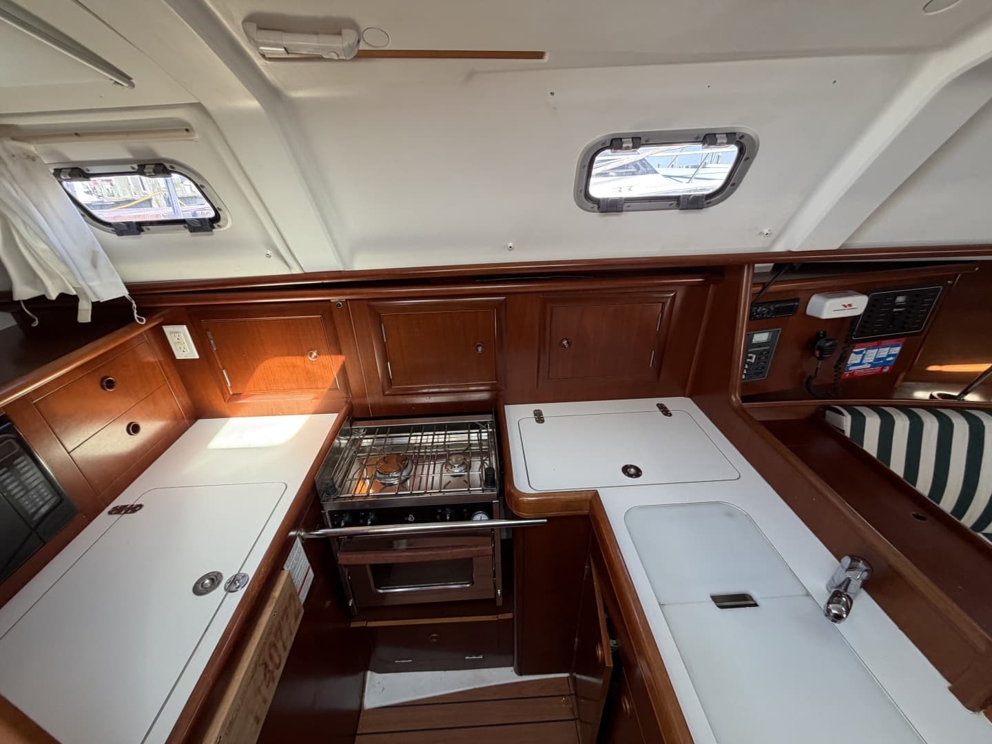 2003 Beneteau 331 - Image 7