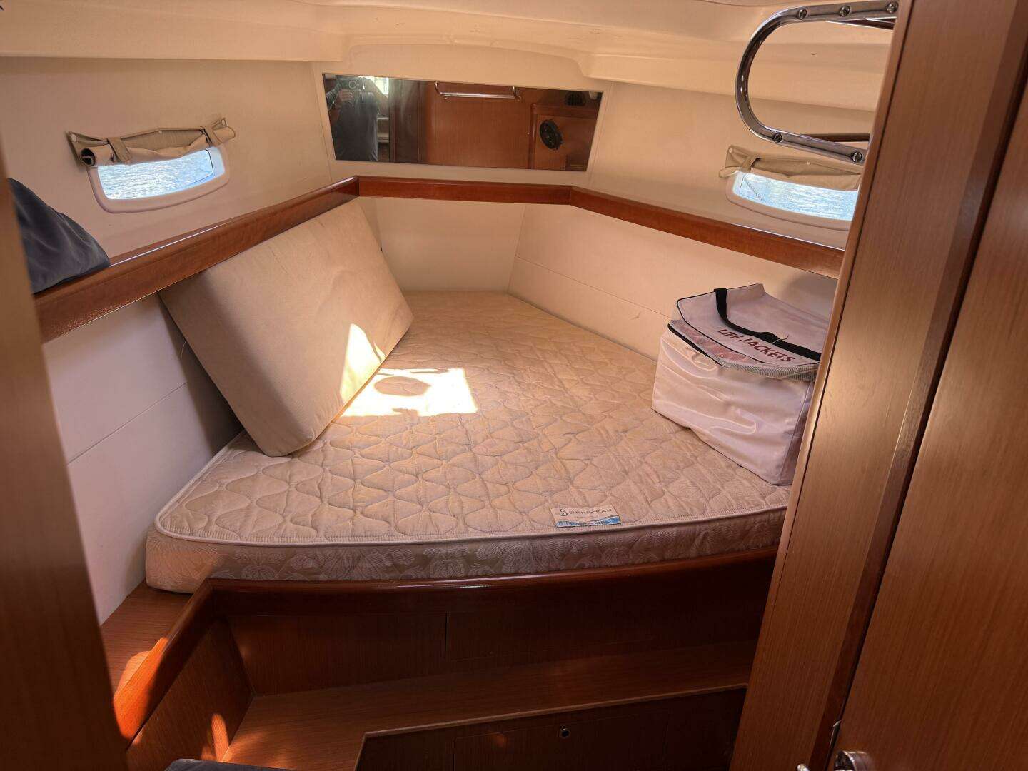 2010 Beneteau Oceanis 43 - Image 57