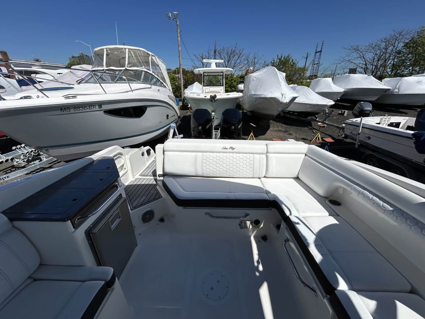 2018 Sea Ray SDX 290 Outboard - Image 6