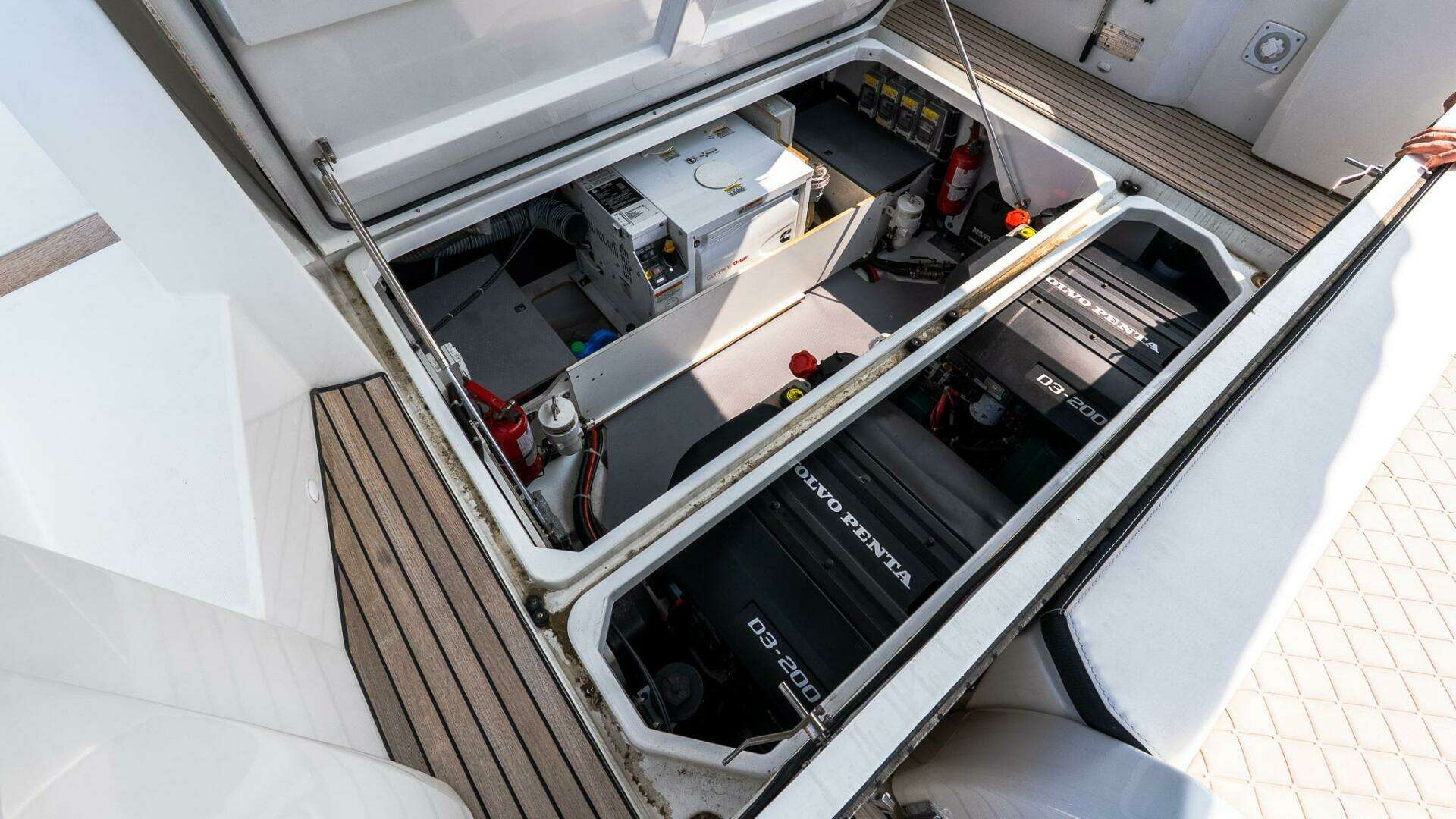 2018 Jeanneau NC 11 - Image 11