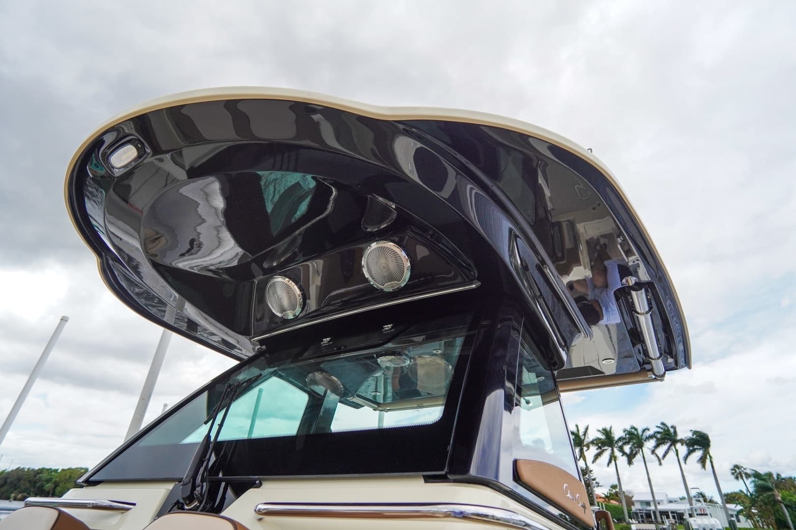 2026 Chris-Craft 31 Catalina - Image 32