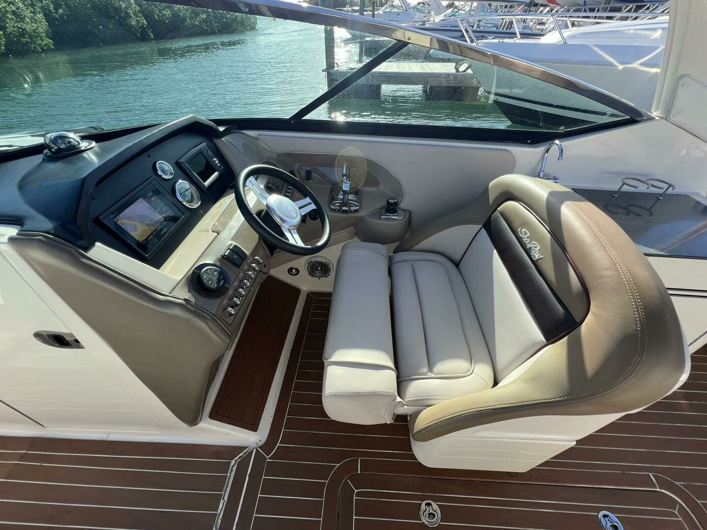 2012 Sea Ray 300 SLX - Image 16