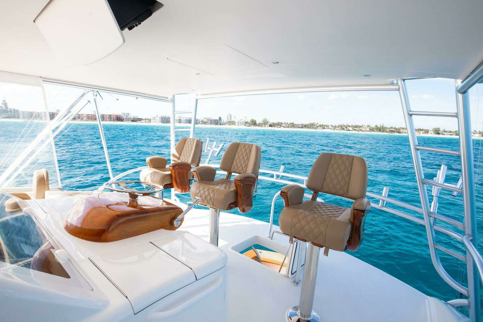 2015 Viking 70 Convertible - Image 17