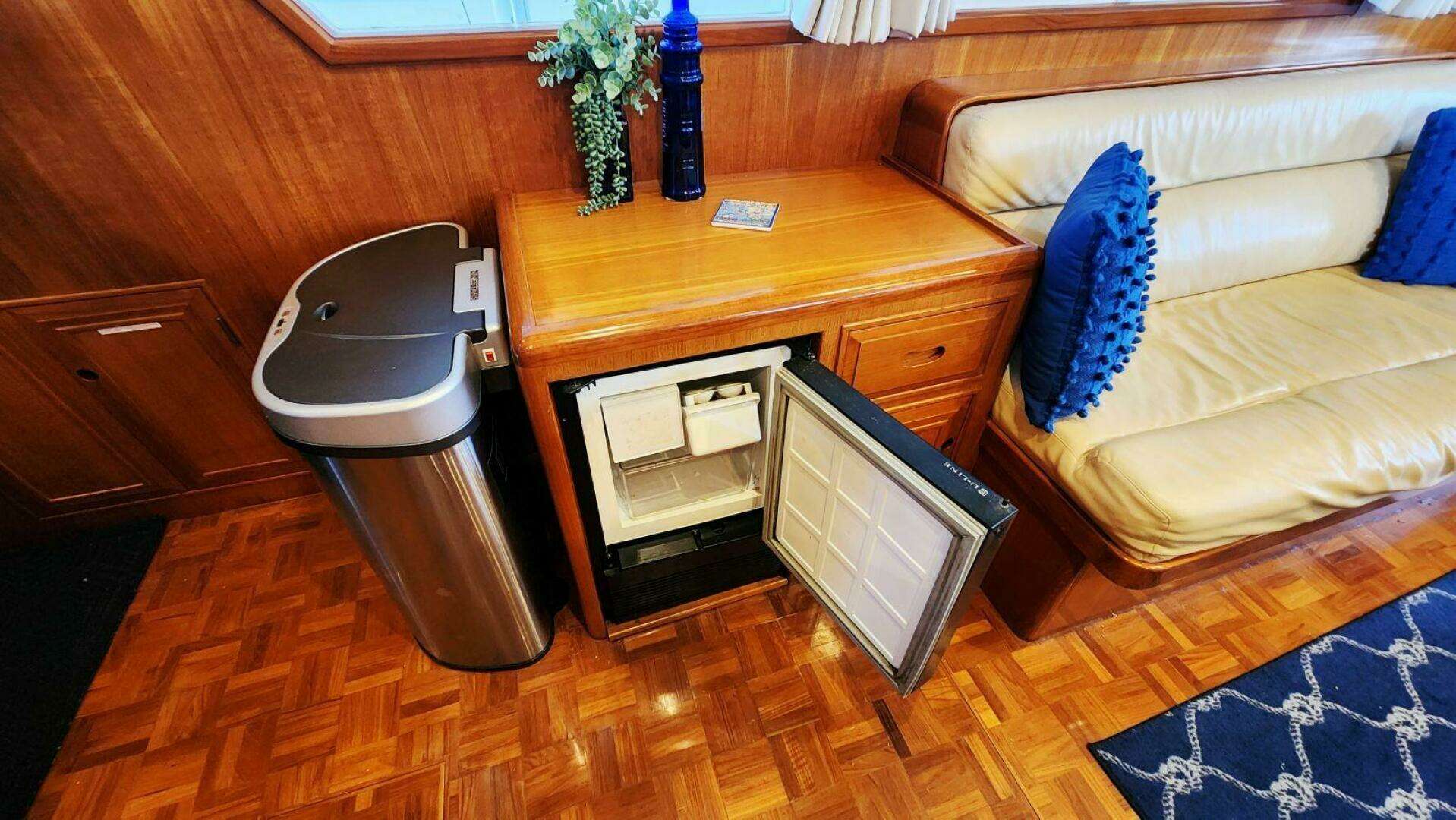 2000 Ocean Alexander 511 Classico - Image 21