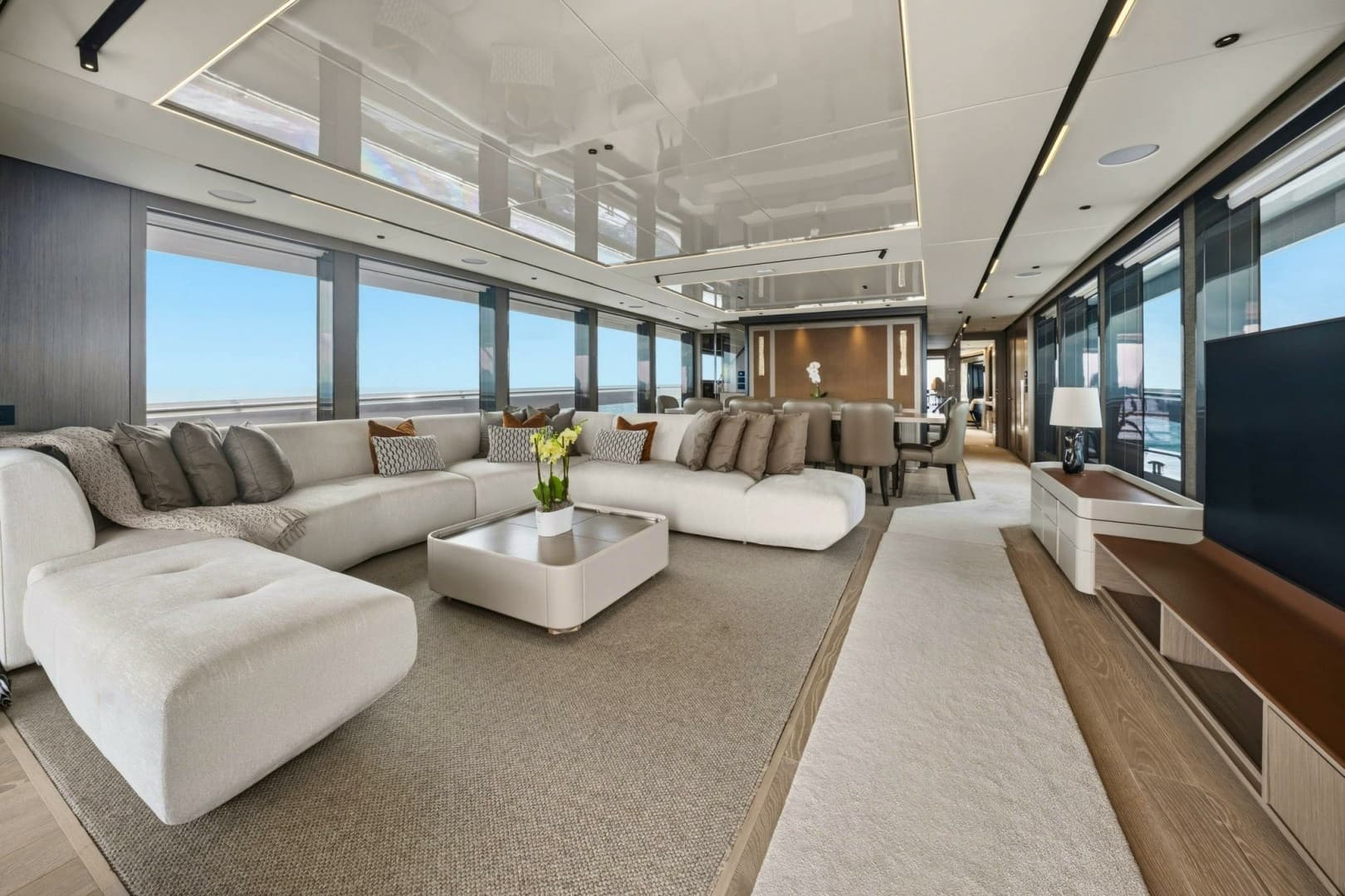 2024 Sunseeker Sunseeker 100 Yacht - Image 10