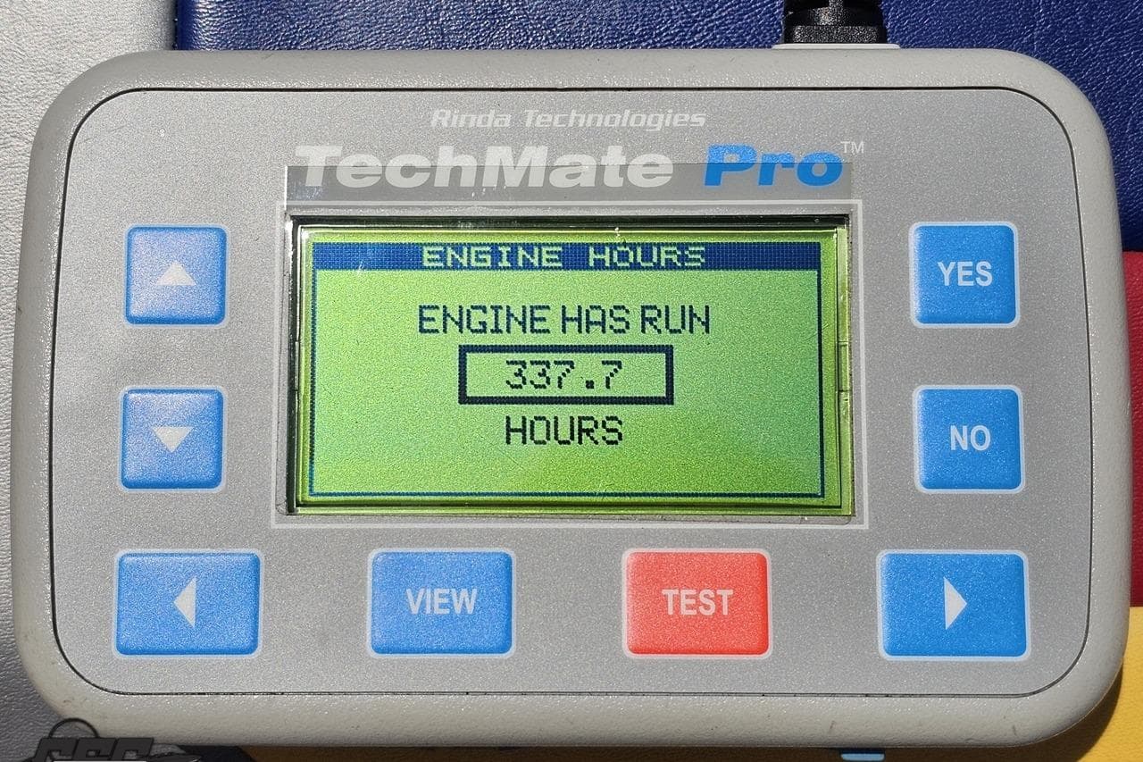 TechMate Pro device displaying engine hours: 337.7 for 2008 Formula 271 FASTech.