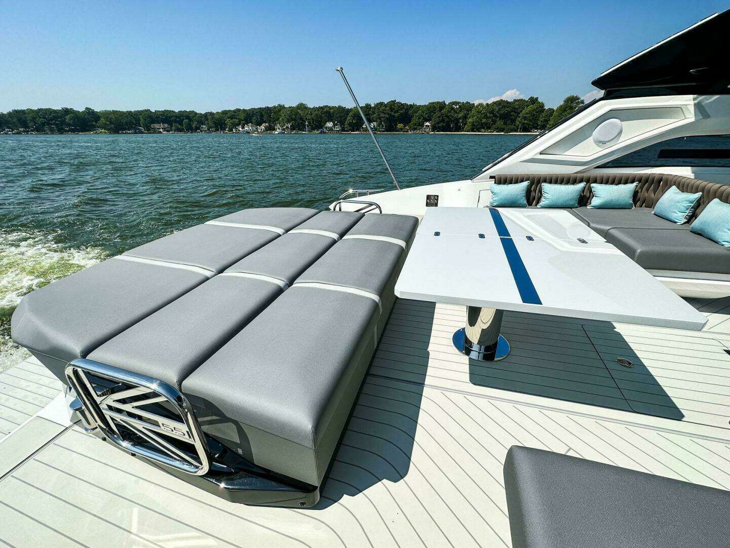 2027 Sunseeker 55 Superhawk - Image 10