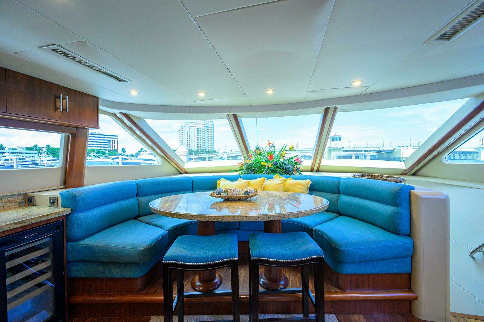 2007 Lazzara Yachts 80 Enclosed - Image 7