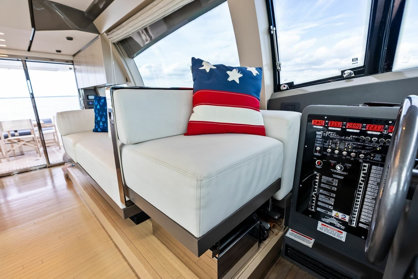 2018 Ferretti Yachts 800 - Image 47