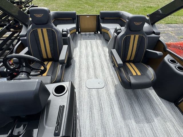 2026 Bennington M Quad Bench 24 MFB - 16