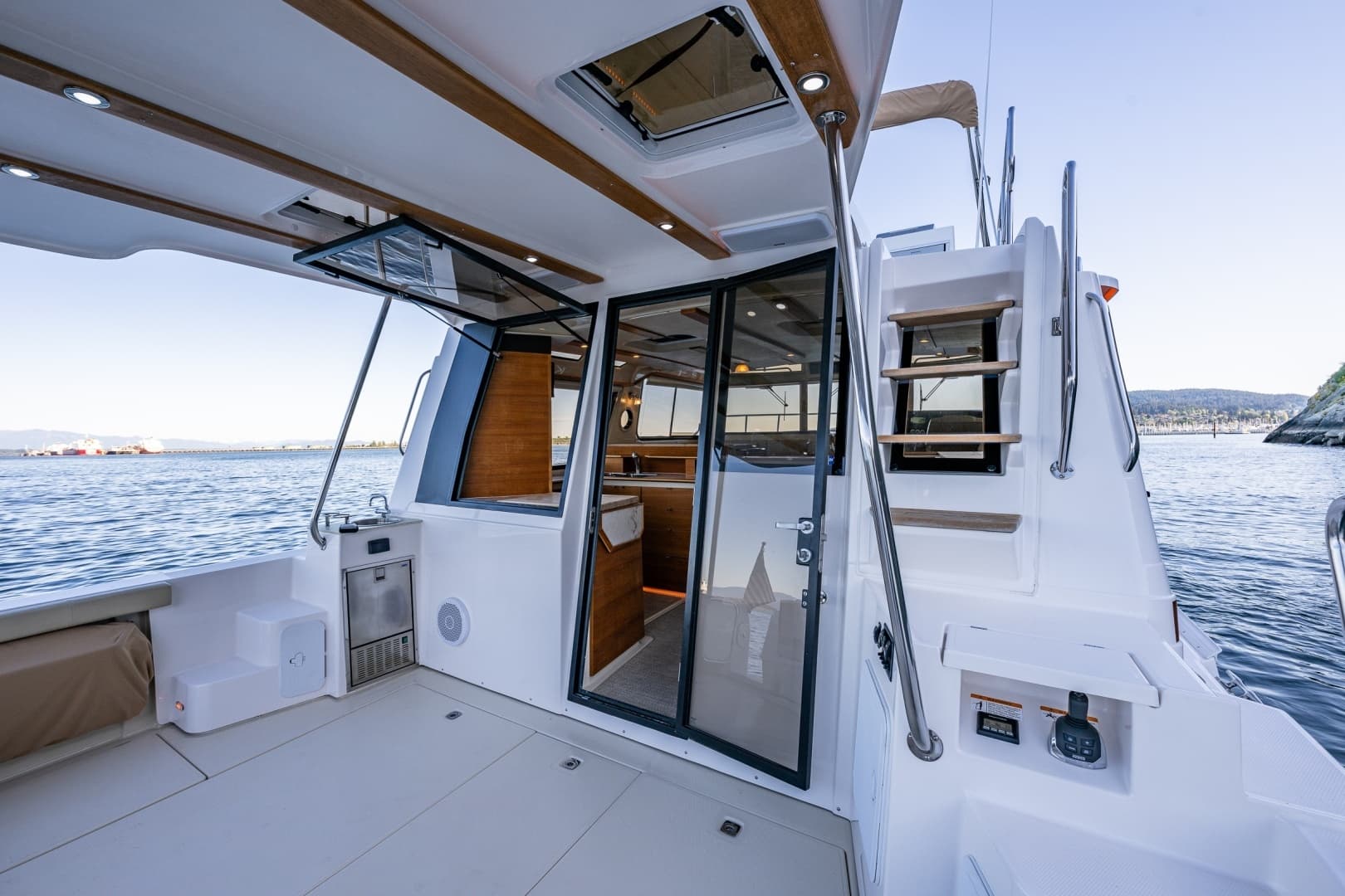 2020 Ranger Tugs R-41 CB - Image 37