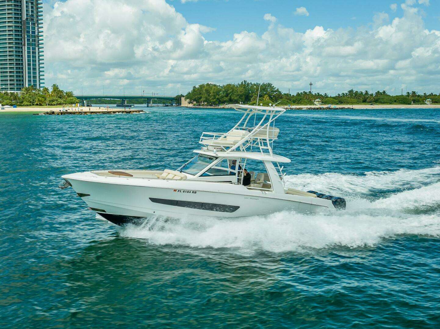 2016 Boston Whaler — - Image 28