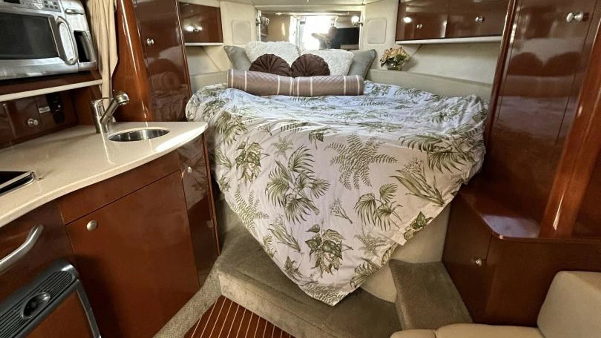 2009 Sea Ray 310 Sundancer - Image 10