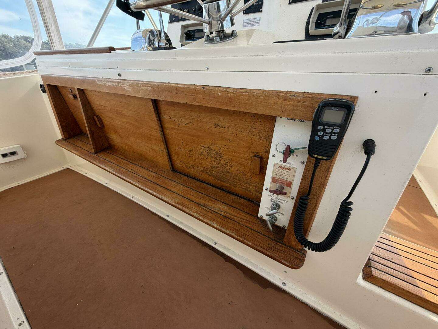 1987 Viking 44 Motor Yacht - Image 35