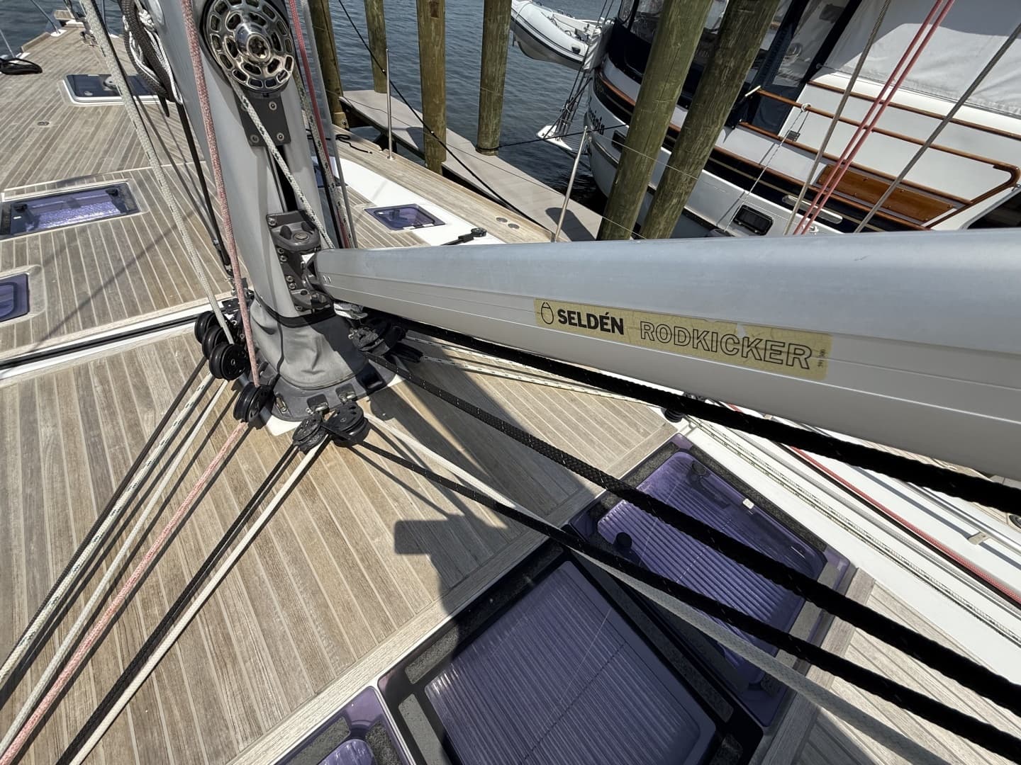 2016 Beneteau Oceanis 60 - Image 41