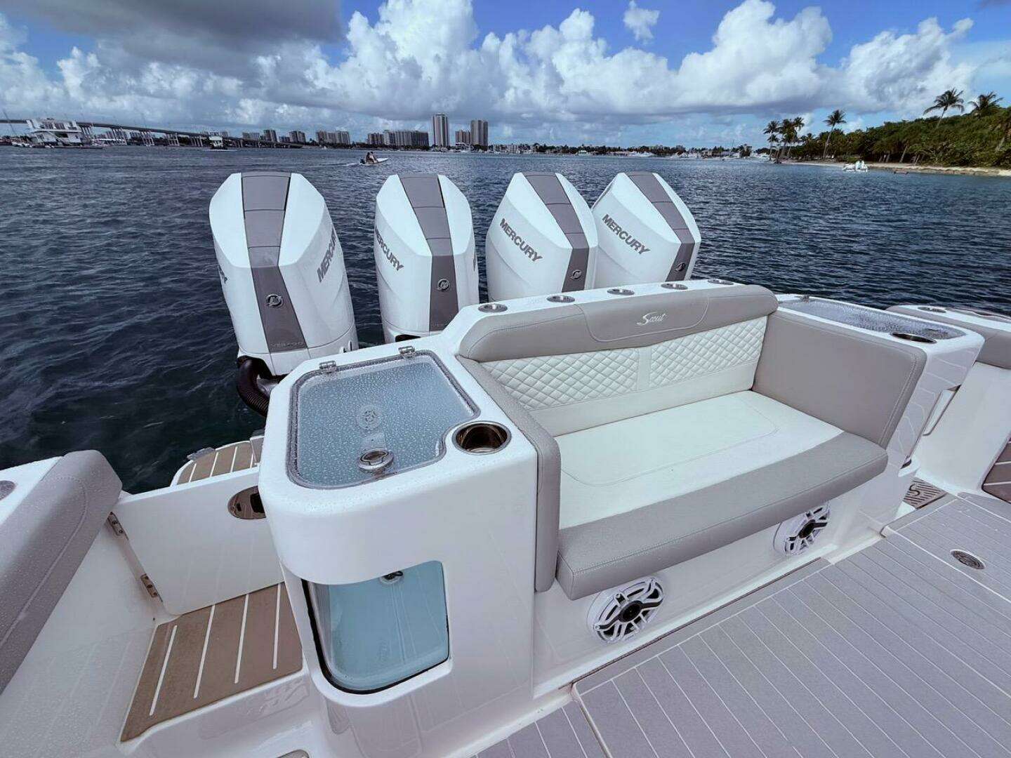 2006 Carver 43 Motor Yacht - Image 102
