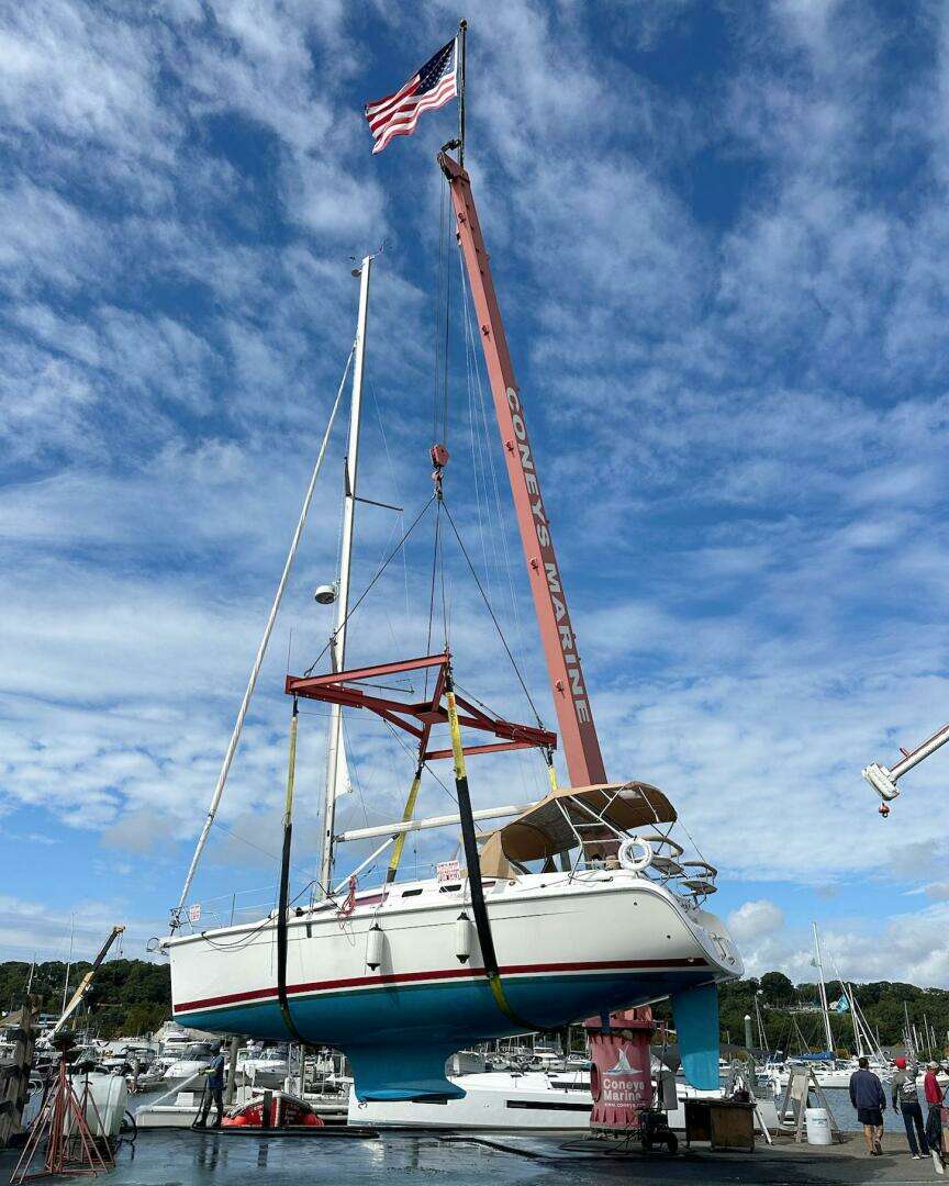 2005 Hunter 38 - Image 15