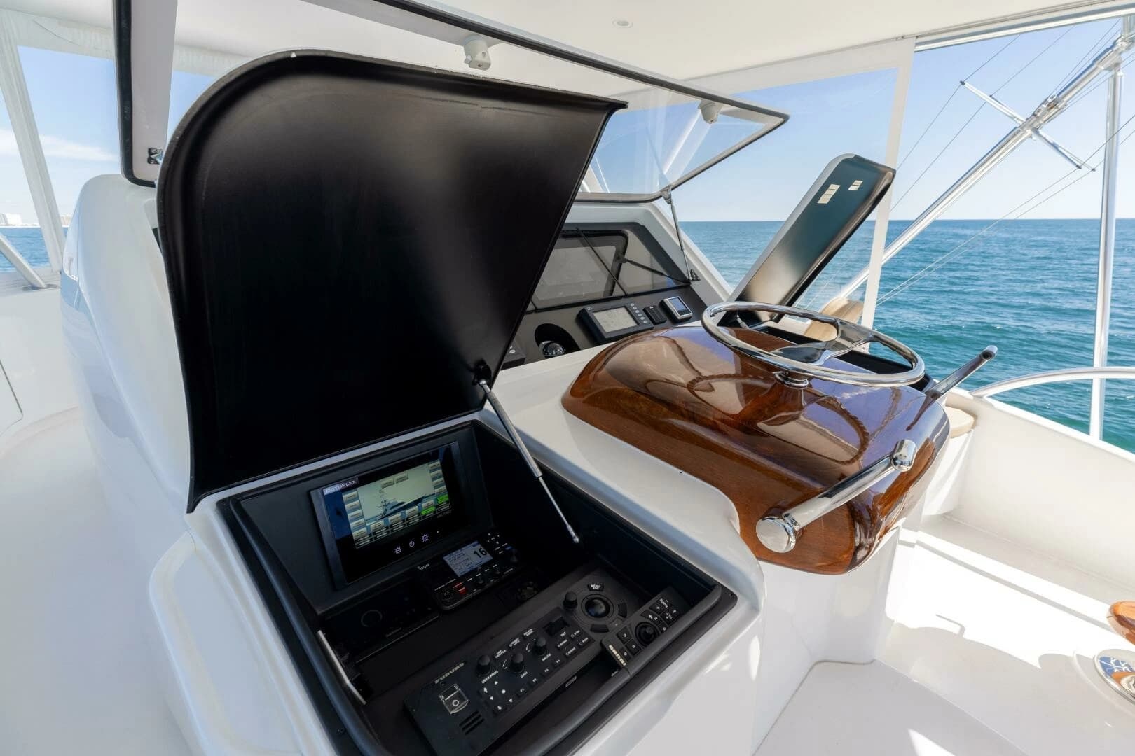 2013 Viking 76 Convertible - Image 54