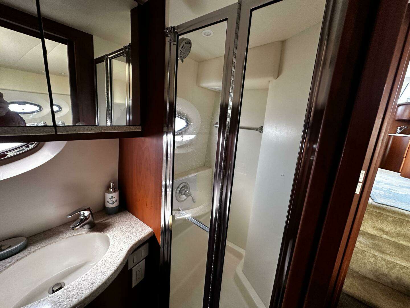 2005 Silverton 35 Motor Yacht - Image 33