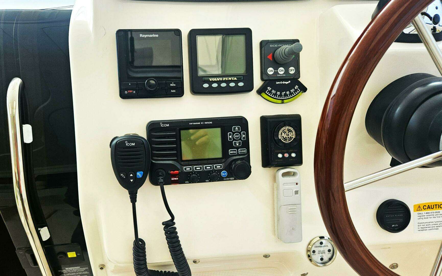 2006 Tiara Yachts 4300 Sovran - Image 9