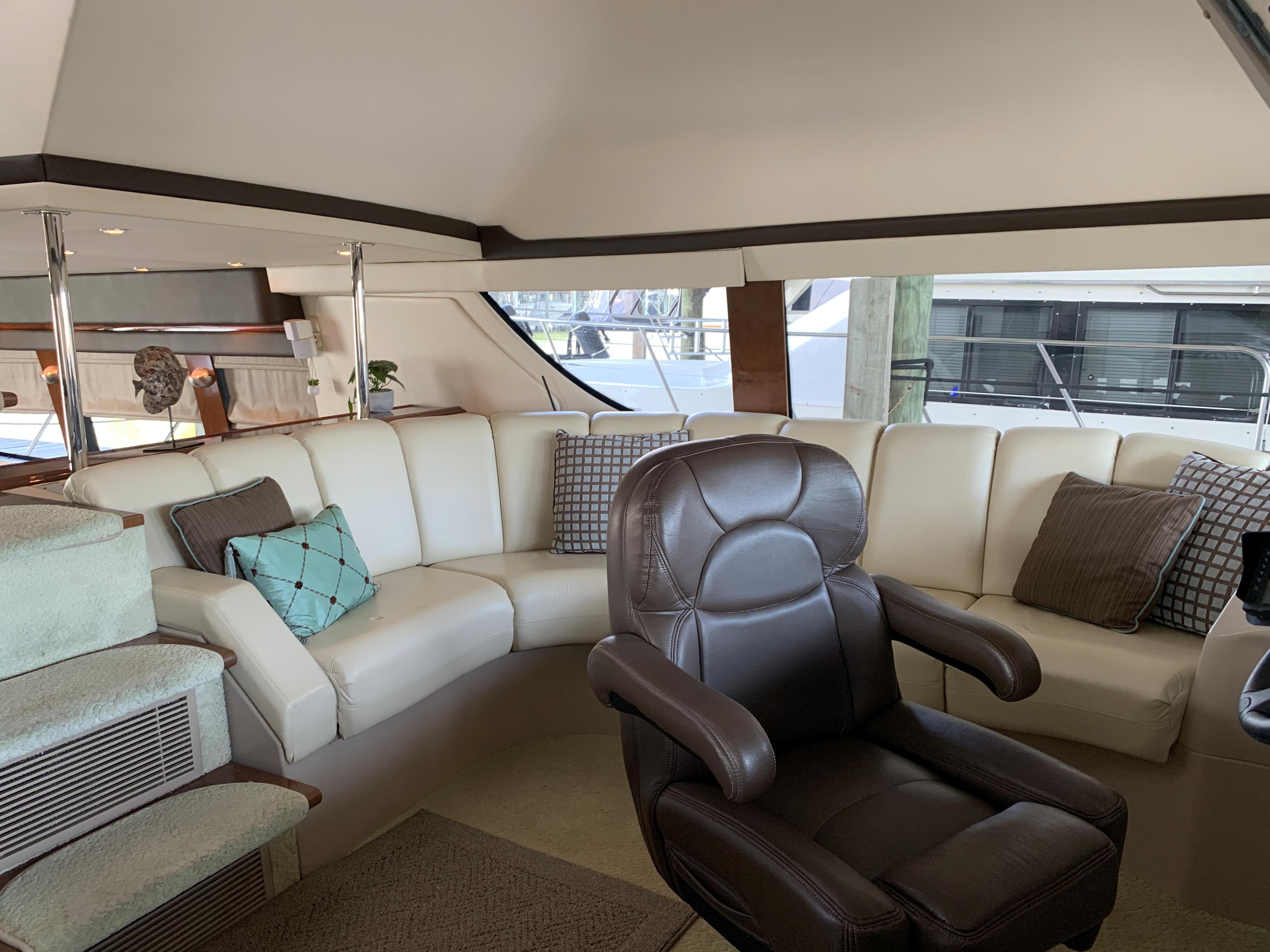 2007 Carver 56 Voyager - 91