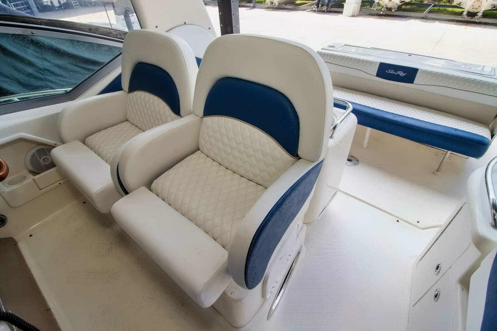 2005 Sea Ray 340 Sundancer - Image 10
