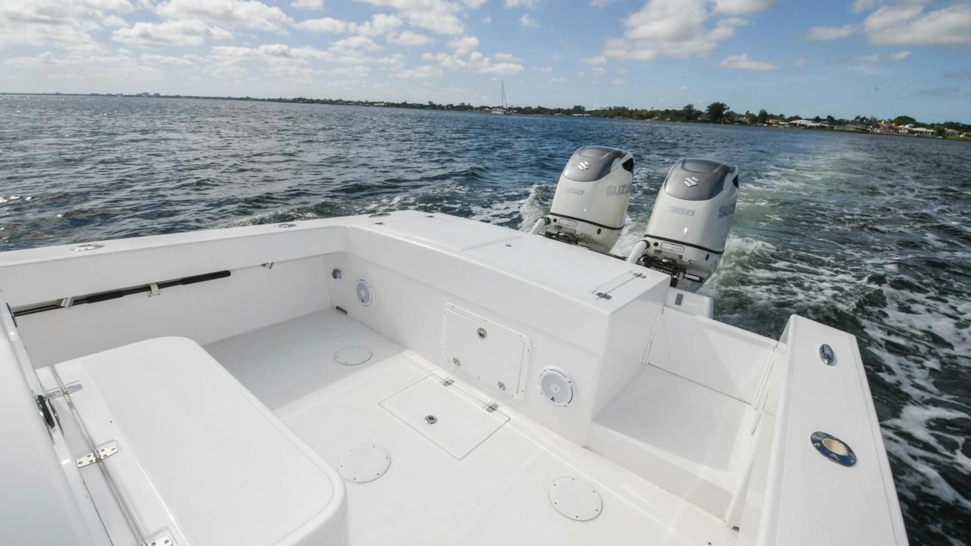 2019 Ocean Master 336 Center Console - Image 4