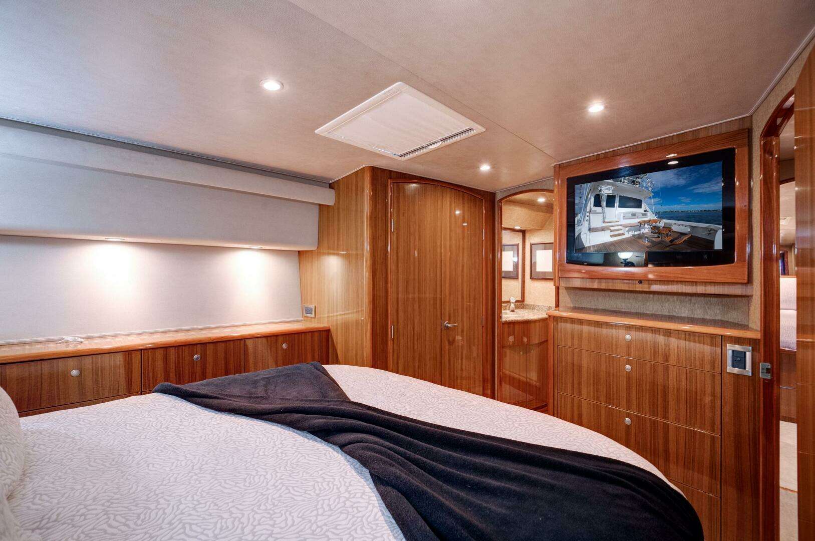 2007 Viking 68 Convertible - Image 8