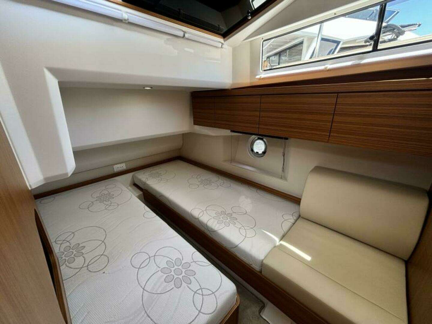 2026 Greenline 40 Hybrid - Image 39