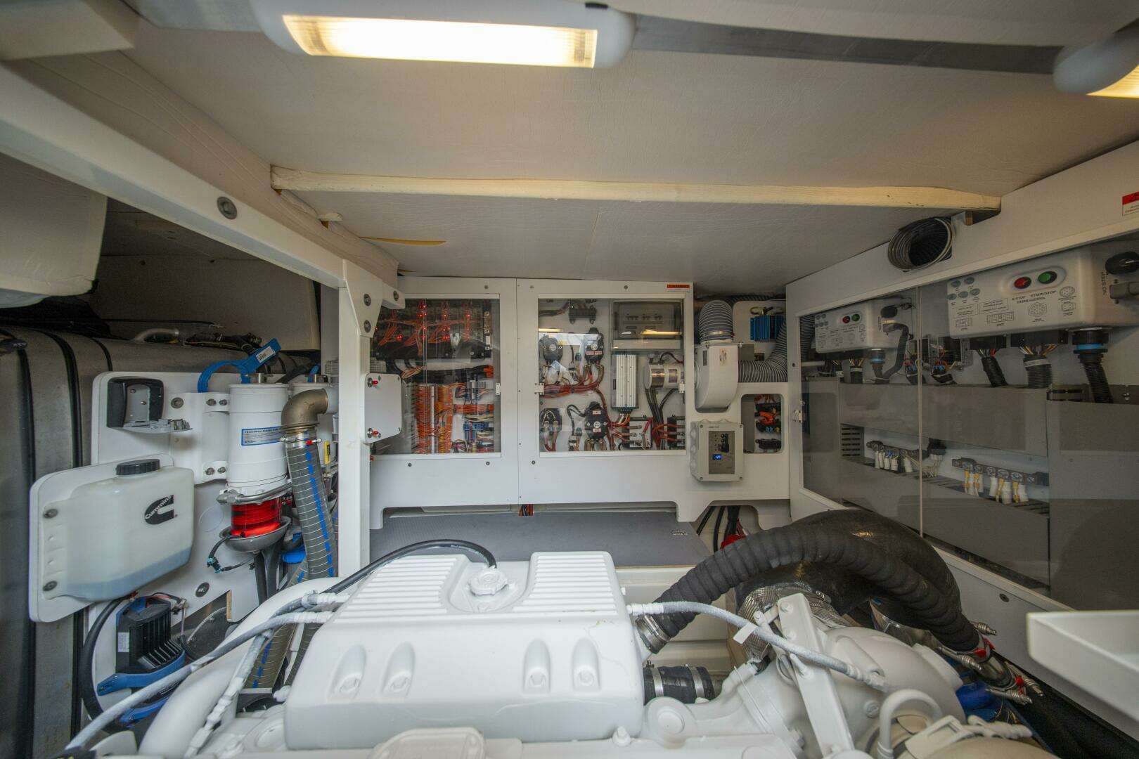2018 Prestige 560 - Image 25