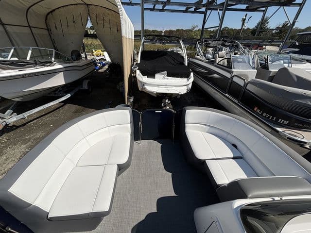 2021 Manitou 20 Aurora LE Twin Tube Pontoon Boat - 14