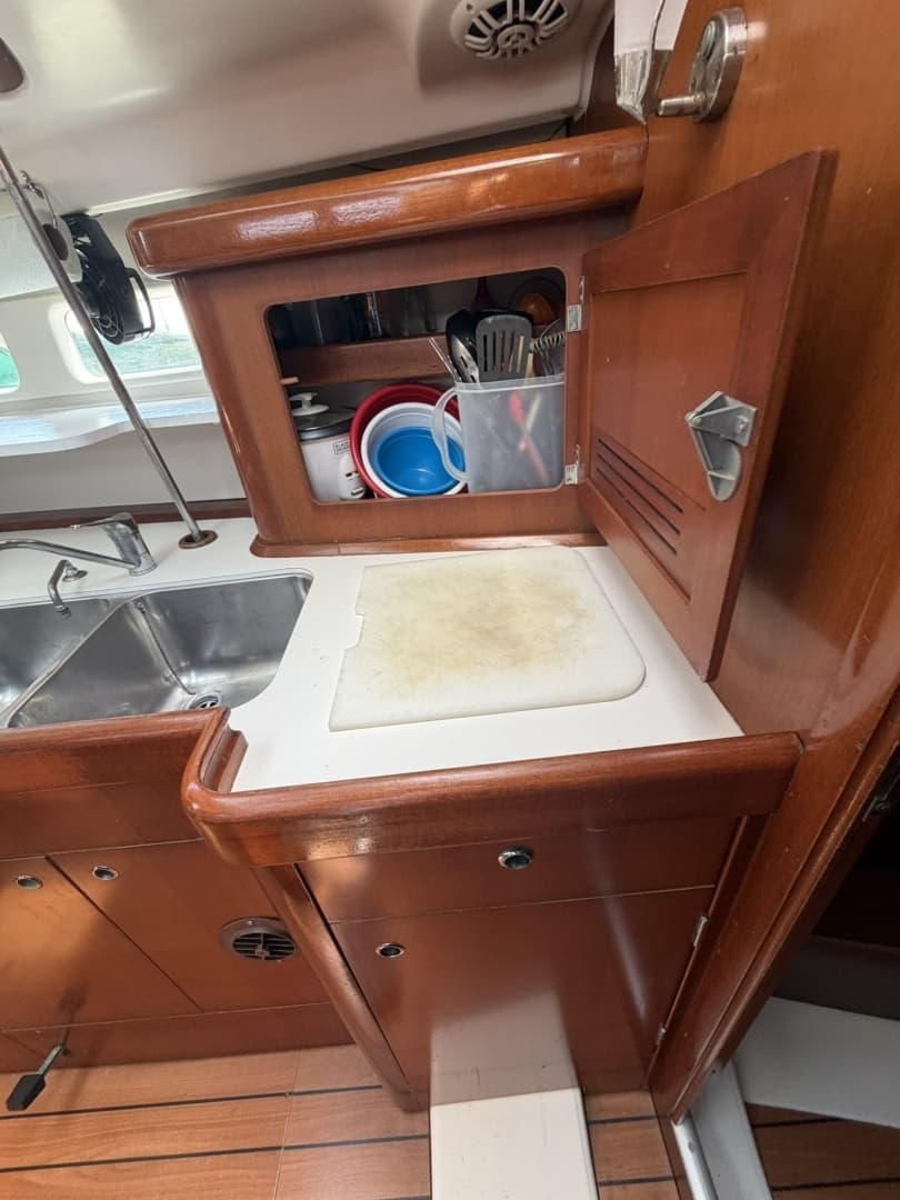 2006 Beneteau 423 - Image 112