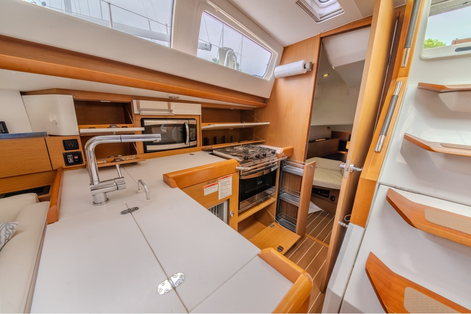 2015 Jeanneau 41 DS - Image 34