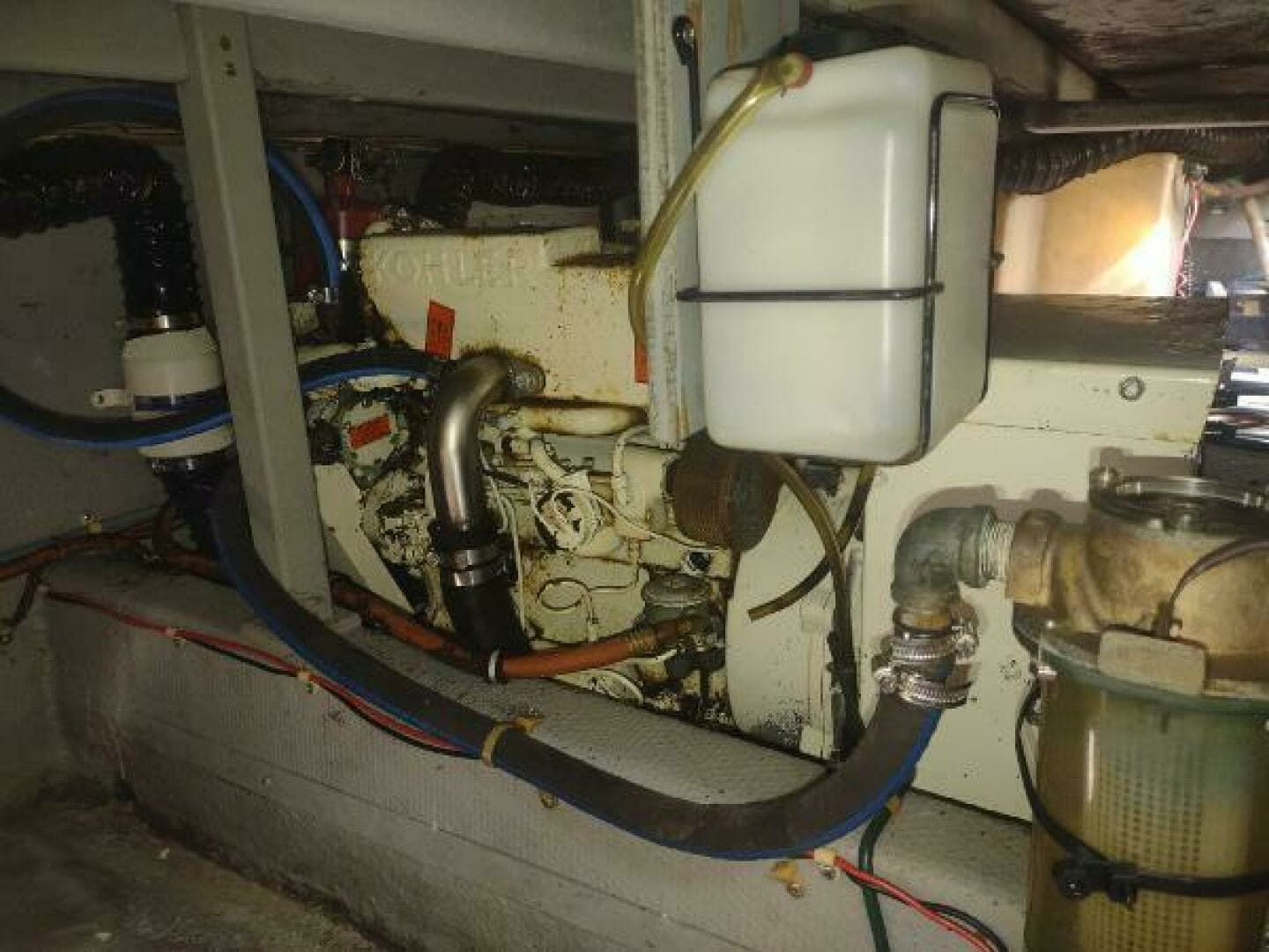 1988 Tollycraft 34 Sport Sedan - Image 46