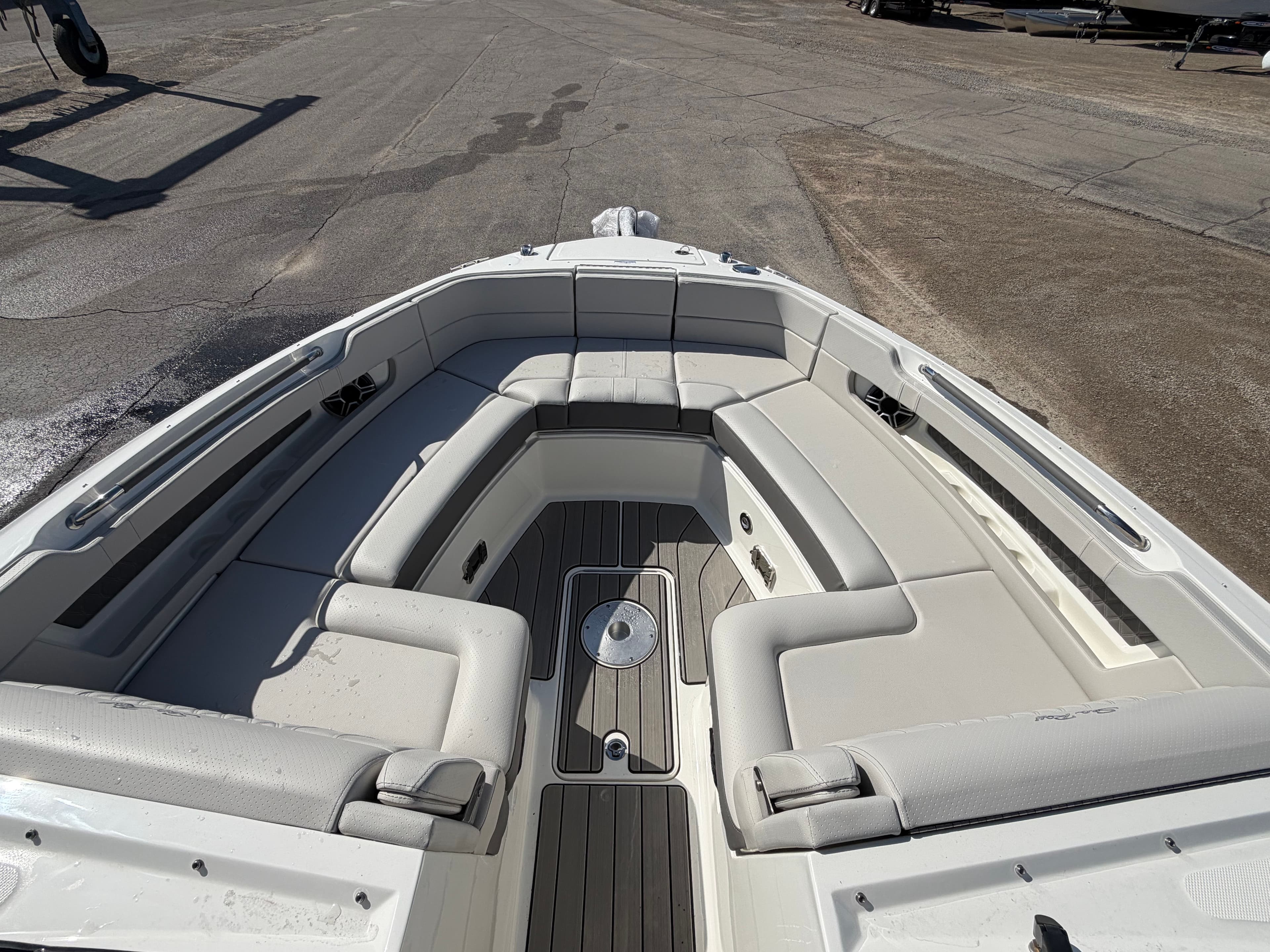 2026 Sea Ray SLX 310 Outboard - 39