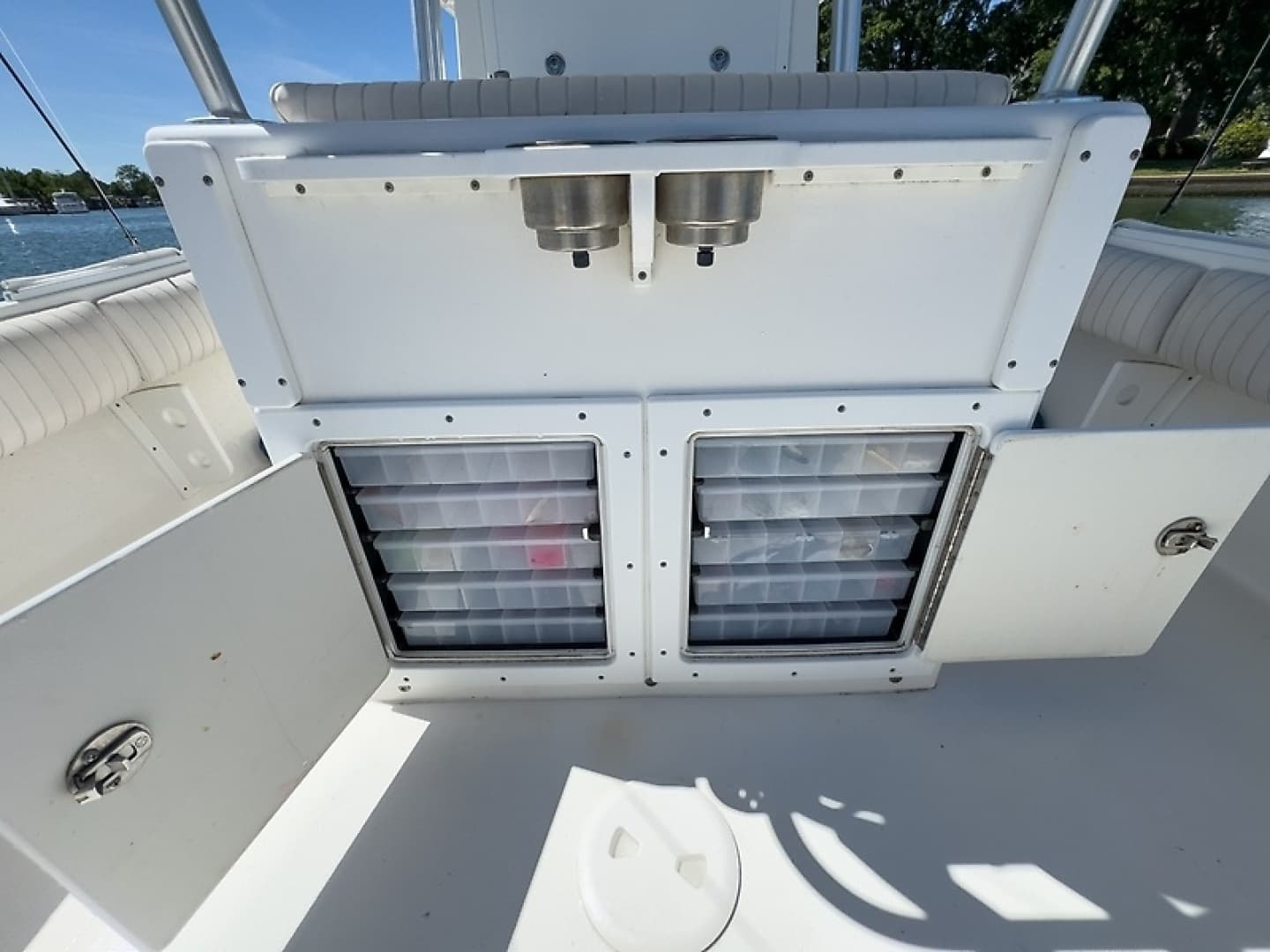 2006 Regulator 29 Forward Seating - Image 14