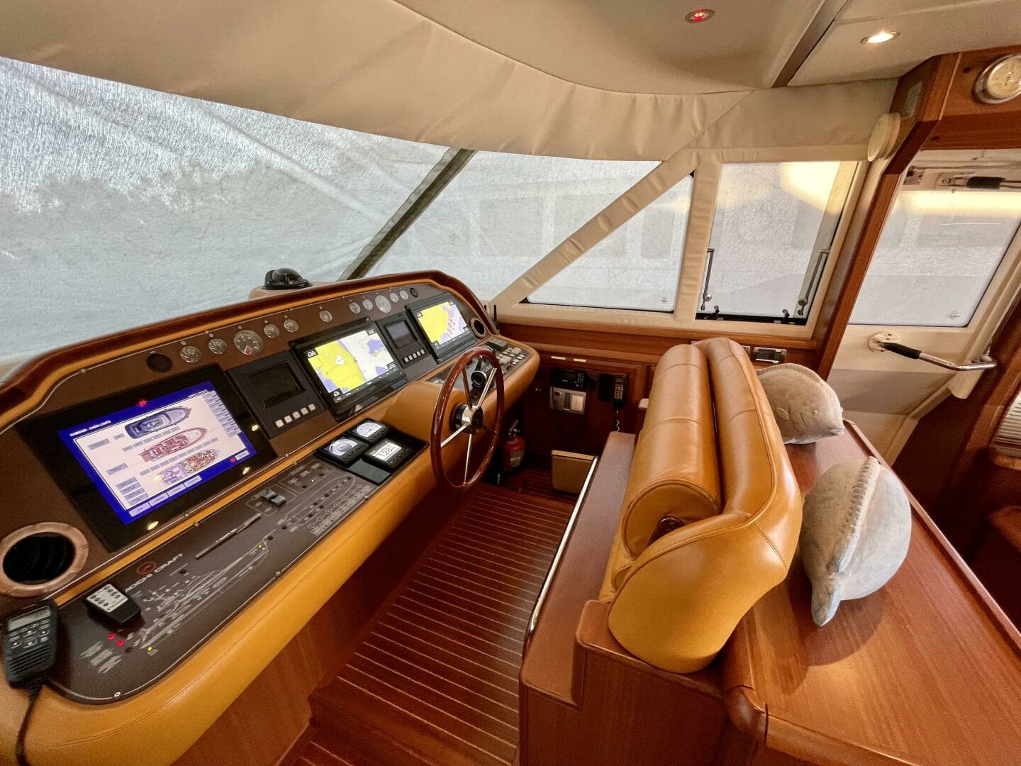 2006 Mochi Craft 74' Dolphin - Image 26