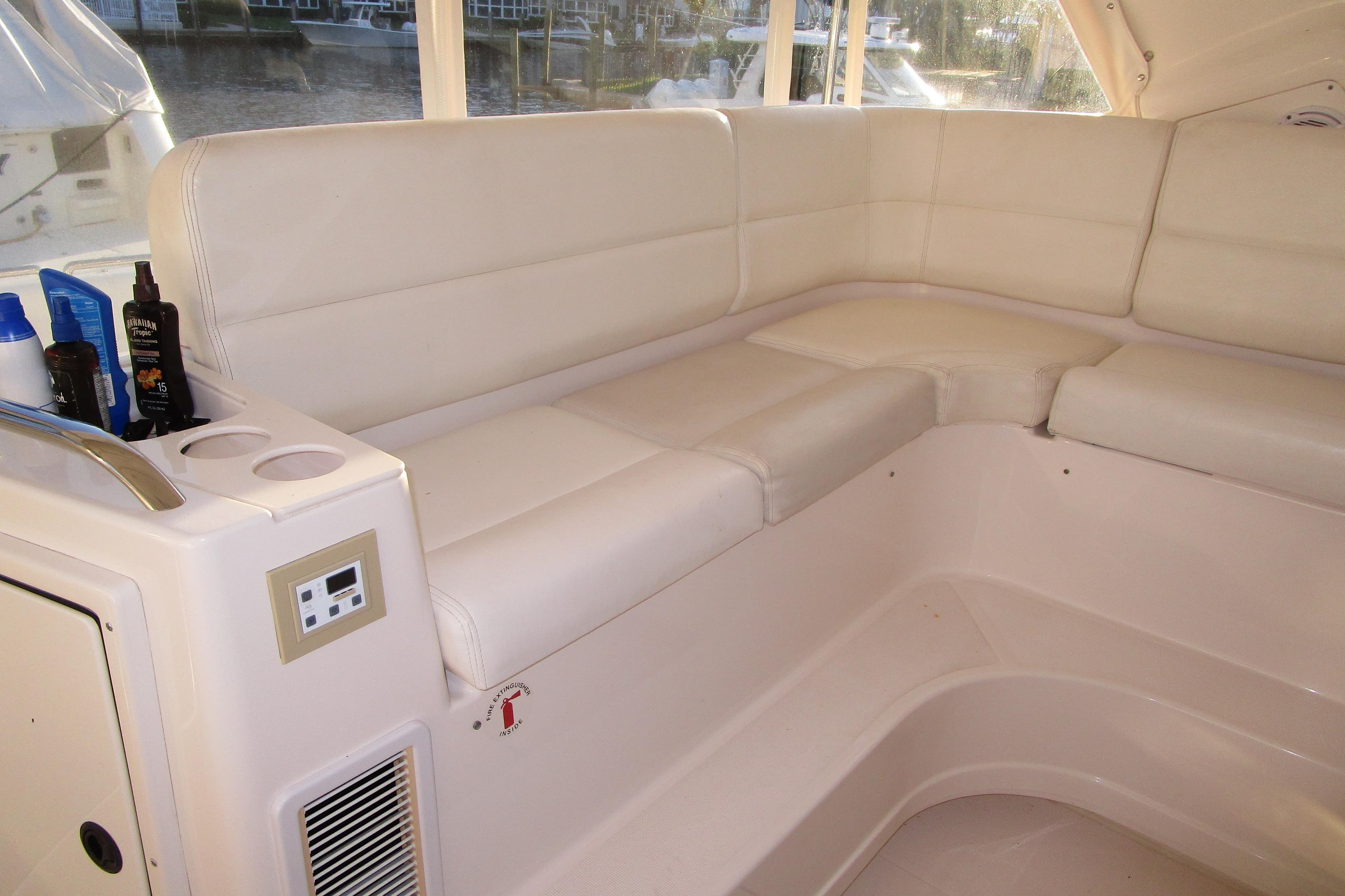 Seating helm deck to port