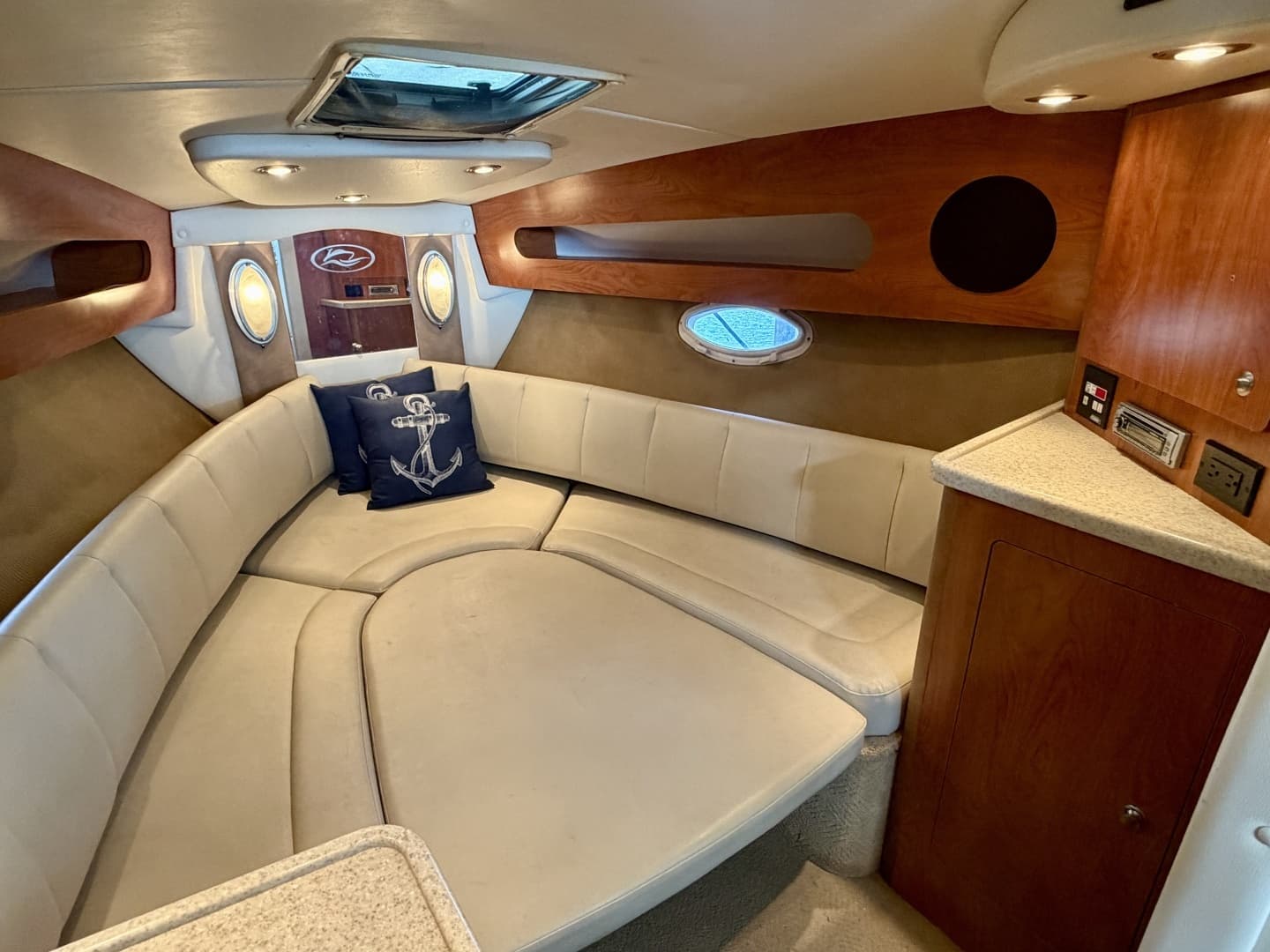 2008 Rinker 280 Express Cruiser - Image 50