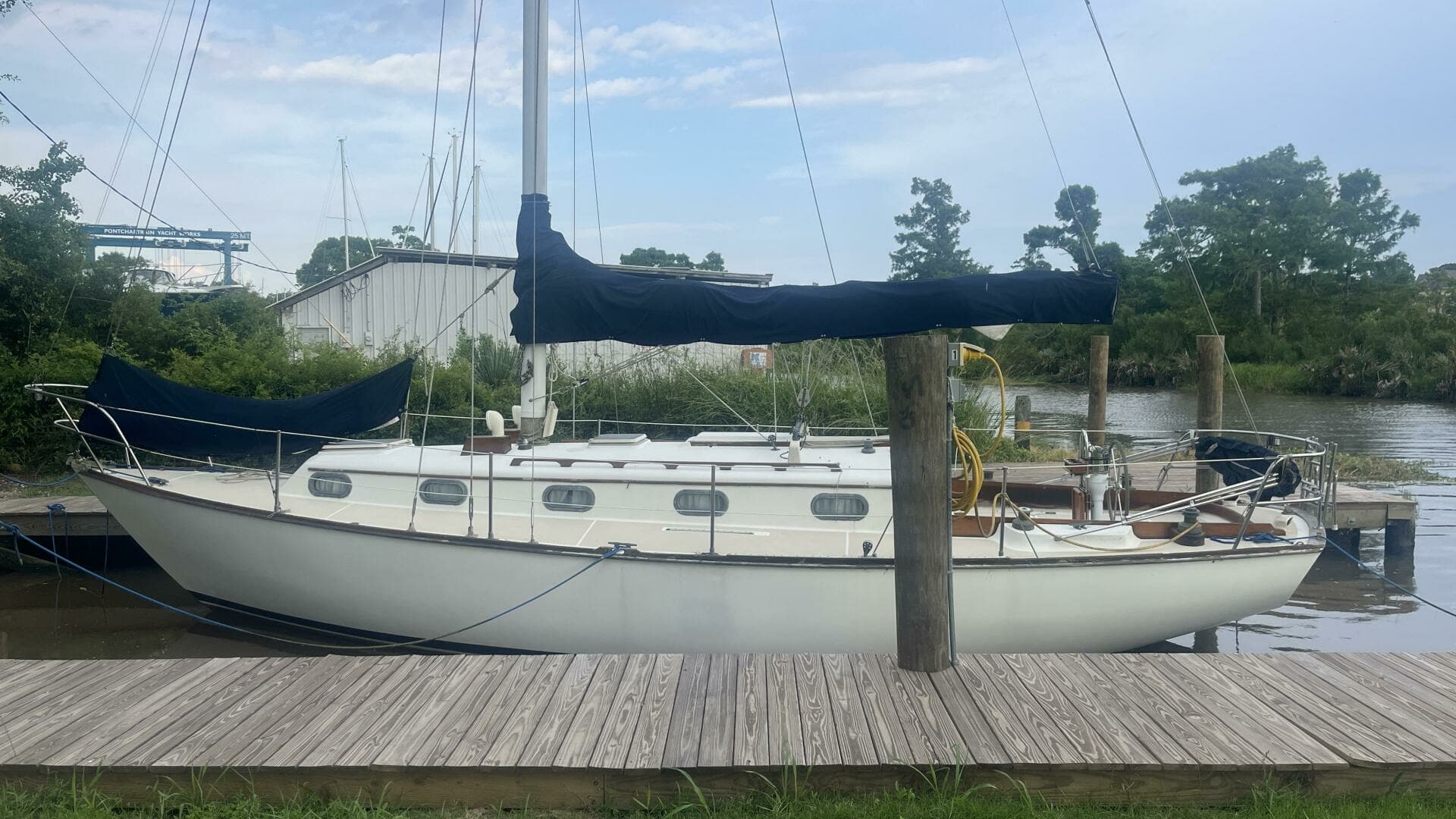 1981 Cape Dory — - Image 4